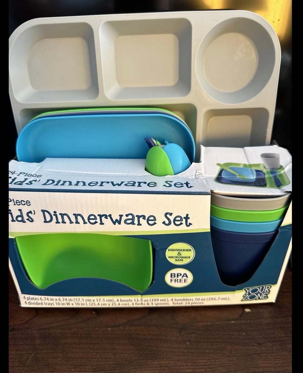 Your Zone 24-Piece Kid’s Dinnerware Set